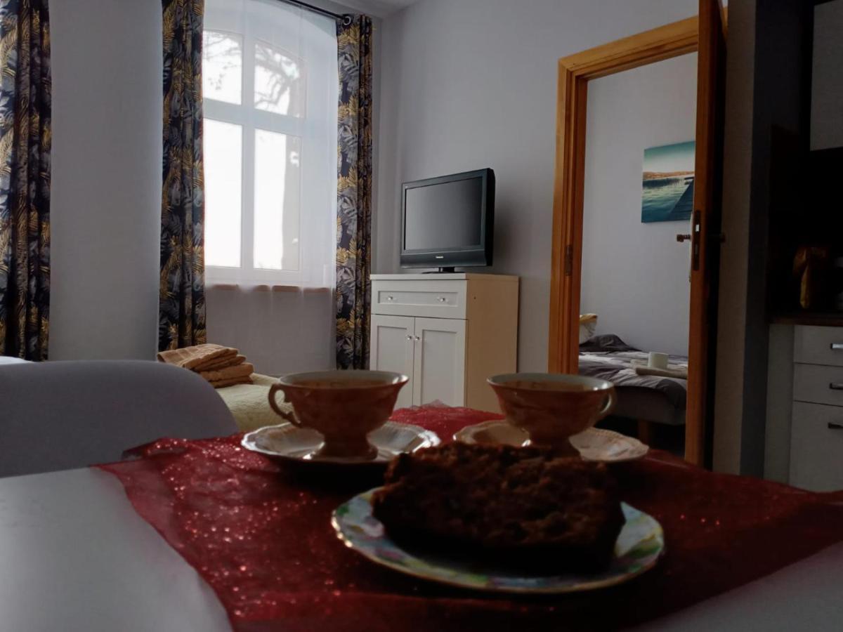 Sunny Bear Bed & Breakfast Jelenia Góra Esterno foto