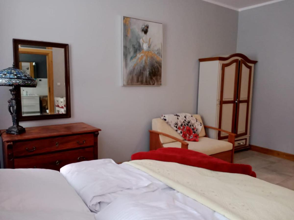 Sunny Bear Bed & Breakfast Jelenia Góra Esterno foto