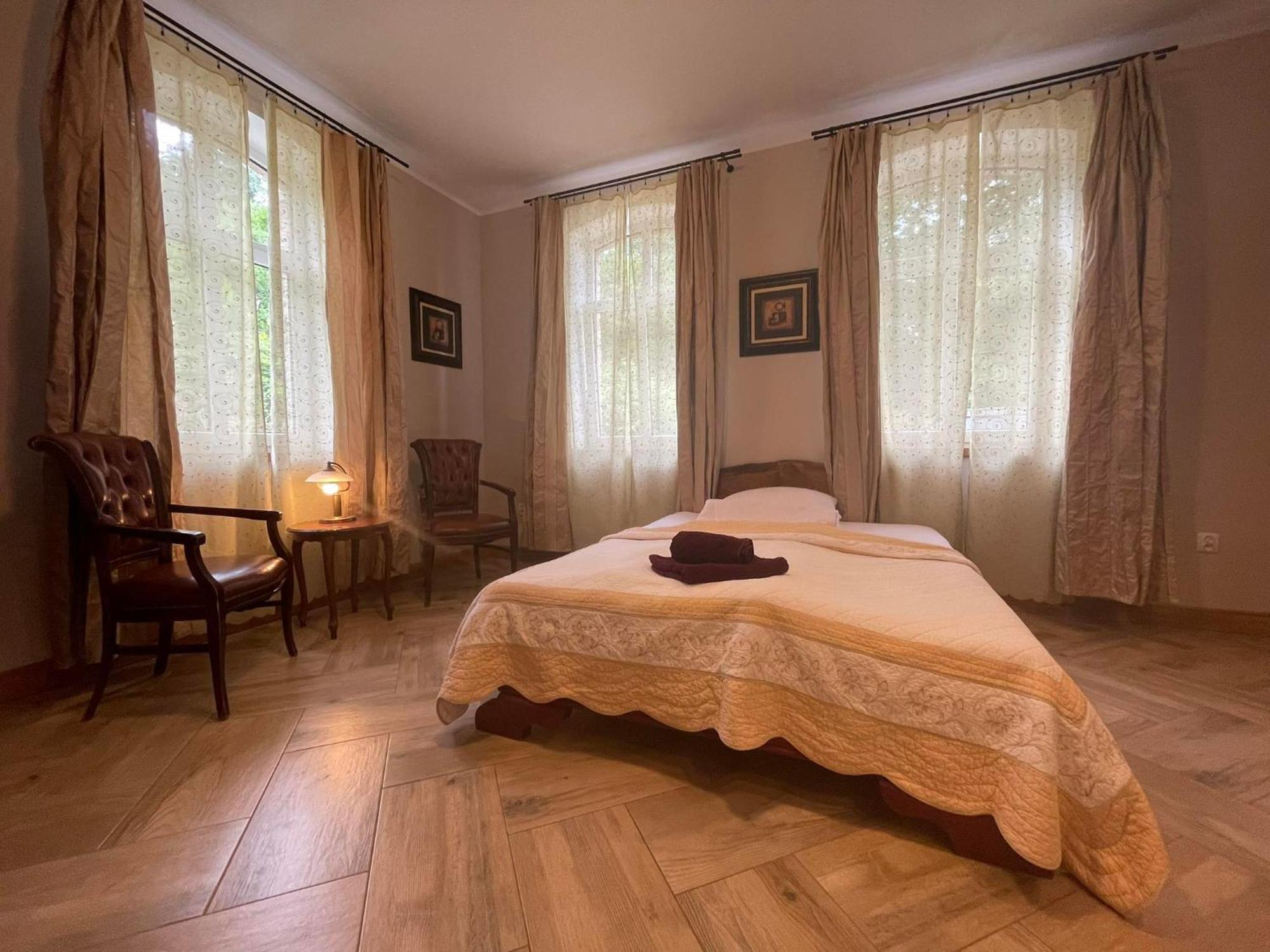 Sunny Bear Bed & Breakfast Jelenia Góra Esterno foto